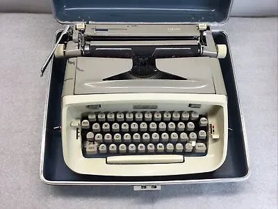 Vintage ROYAL Safari Portable Typewriter In Blue Hard Case • $83.99