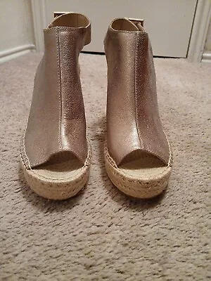 KENNETH COLE Olivia Espadrille Wedge Gold Leather Sandals Sz 9 • £38.55