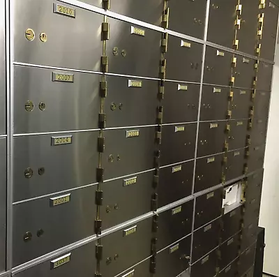 $450 • Buy DIEBOLD SAFE DEPOSIT LOCK BOXES W/ KEYs  12- 5 X 10 SECTION W/ DIEBOLD 497 LOCKS