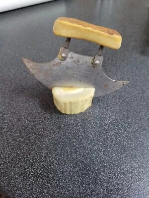 Vintage ALASKAN ULU Knife W/ Horn Stand And Handle • $53.95