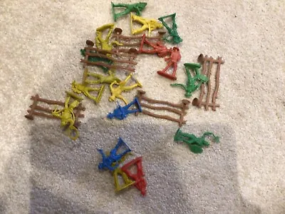 18 Plastic Cowboys And Indians Figures • £2.50