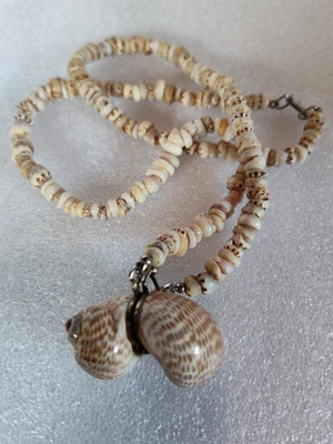 £39.56 • Buy Vintage Rare Hobe Puka Shell Necklace With Shell Locket/Stash Box Surfer Beachy