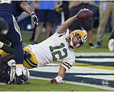 Aaron Rodgers Green Bay Packers Unsigned Scoring Touchdown Photo • $9.99