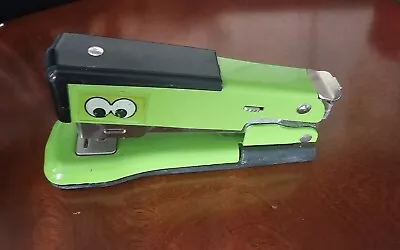 Vintage Green Arrow Stapler • $27.99