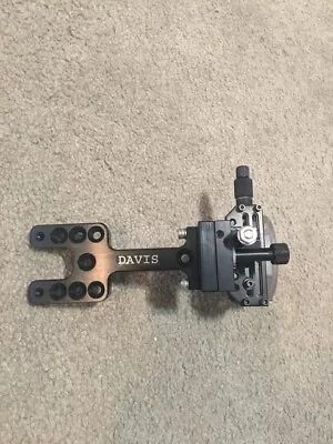 DAVIS FIXED PIN SIGHT 4  SOLID EXTENSION  5-0.010 Green Pins. 3rd Axis.  • $100