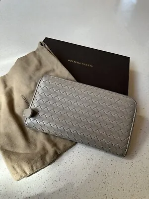 Authentic Bottega Veneta Wallet - Preloved • $248