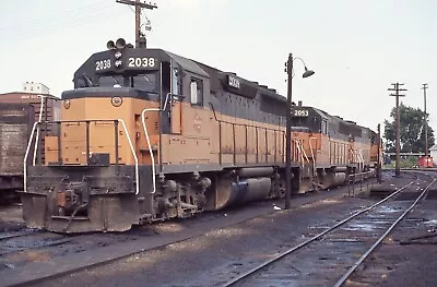 PB: Original Slide MILW Milwaukee Road GP40 #2038+2053+1 - Kansas City MO 1976 • $3.99