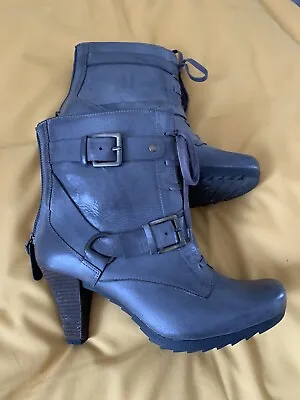 £15 • Buy Clarks Grey Leather Ankle Biker Boots 6 1/2