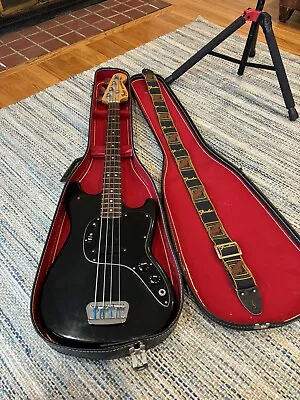 Vintage Fender Musicmaster Bass 1978  • $1999