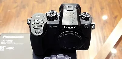 Panasonic LUMIX DC-GH5KBODY 20.3 MP Digital Camera - Black (Body Only) New • £1200