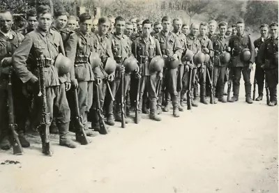 BEST German Army Soldier Group Photo MG-34 Machine Gun K98 Rifles Helmets !!! • $3