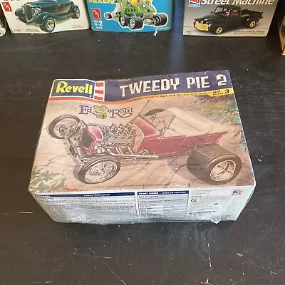 1:25 Scale Revell Plastic Model Car Kit #85-7675 Ed Roth Tweedy Pie 2 - SEALED • $44.99
