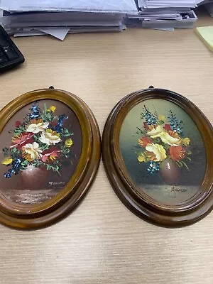 Set Of 2 Vintage Oil Paintings Floral Still Life Signed. Oval Frame • £40