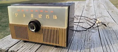 Vintage Motorolla Am Radio Model 52H Bakelite Mid Centruy Modern Tube Radio • $79.99