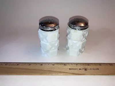 Westmoreland Old Quilt White Milk Glass Salt Pepper Shaker Set • $11