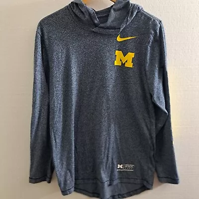 Nike Michigan Wolverines Hoodie T-Shirt Size Men Small Go Blue College Blue • $19.99