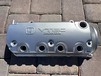 92-95 & 96-00 Honda Civic D Series Valve Cover - D16 - D16z6 - D16y8 - D16y7  • $139.99