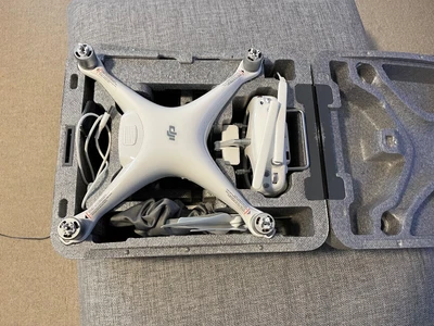 $595 • Buy DJI Phantom 4 Pro Drone - Great Condition, Model WM331A