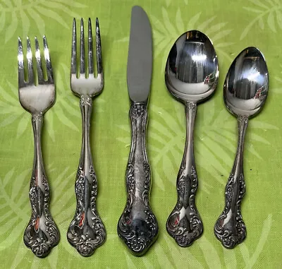 Reed & Barton Vintage Silver Plate Flatware Wisteria 5 Pieces  Spoon Fork Plus • $22.49