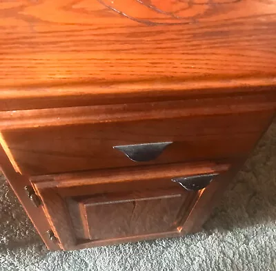 Mid Century Oak KU Carved Nightstand / Side Table  (NS90) • $399