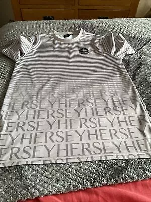 Becks And Hersey Mens Size Small Fantastic Design Top Excellent Condition • £1.99