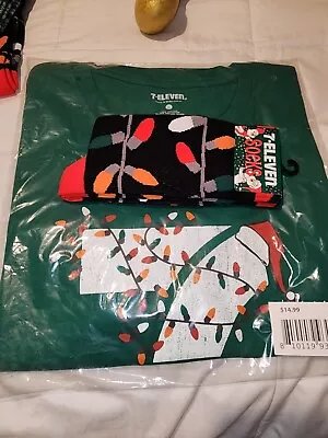 NEW LIMITED EDITION 2023 CHRISTMAS HOLIDAY LIGHTS 7-ELEVEN T-SHIRT 711 Size L • $8