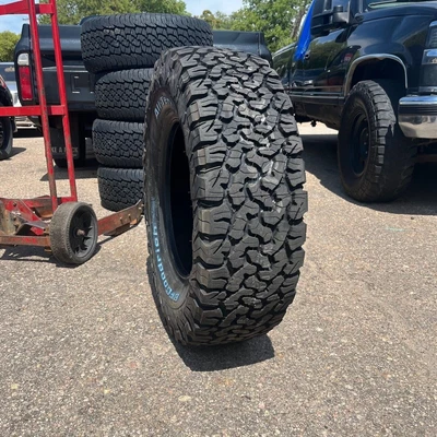 Best 305 55 20 Tires Deals | Dealsan