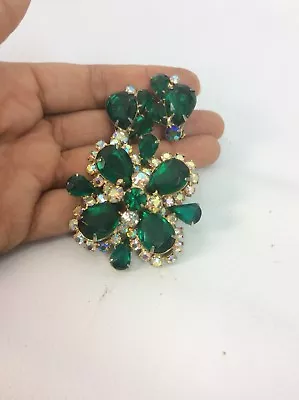Gorgeous Vintage Green Emerald Rhinestone Silver Tone Pin Brooch Earrings Set • $149.99