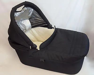 Uppababy Universal BABY BASSINET  W/ Mattress Cover 2 Sheets & Storage Bag • $74.95