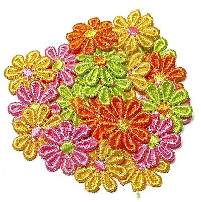 24x Multicolour AC09 Daisy Flower Machine Embroidered 25mm Sew-On Applique Patch • £3.29