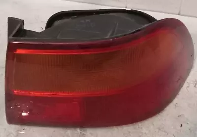 1992 - 1995 Honda Civic Left Side Quarter Panel Mount Tail Light  Oem 166-58571 • $45.02