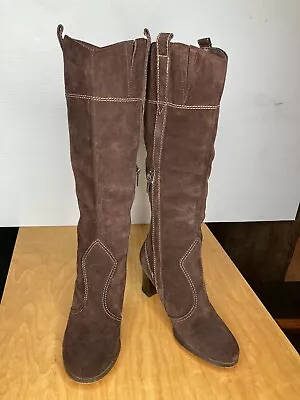 Suede Brown Leather Knee High Dress Boots Size 4 (34)  2 1/2” Heel   Side Zipper • $20