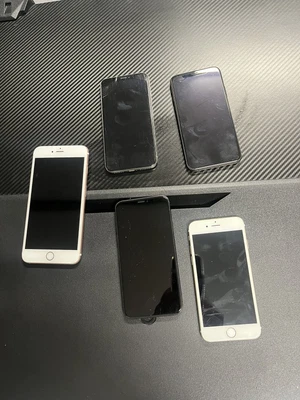 $30 • Buy 5x Mixed Broken IPhone + Won’t Turn On + Same Day Post + Read Description