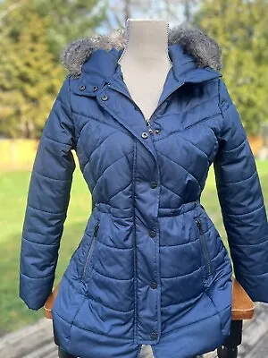 Womens Merona Navy Blue Fur Hooded Puffer Jacket. Small  Excellent Condition. • $27.99