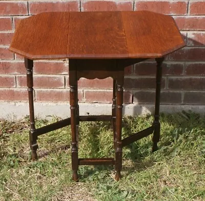 Small Chairside Antique English Oak Gate Leg Drop Leaf Occasional End Tea Table  • $275