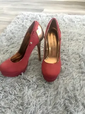 “Marco Santi” Burgundy Pumps. Size: 7  • $8