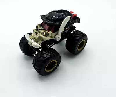 Hot Wheels Monster Jam Monster Truck Truck 1/64 Scale Pirates Curse • $11.66