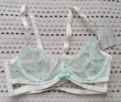 Victoria's Secret 'Very Sexy' Lace Bra. Ladies Size 32B. Brand New! • $39