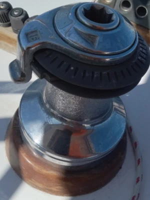 $350 • Buy Lewmar 16 Self Tailing Winch 