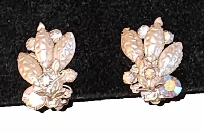 Vintage 1  Gold Leaf Metal With Rhinestone Clip On Earrings Jewelry • $14.99