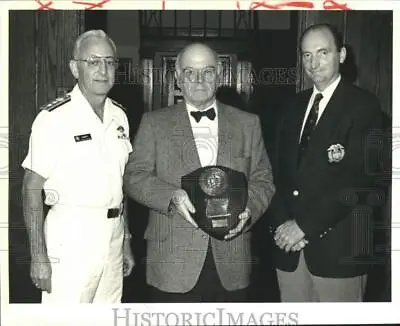 1989 Press Photo Joseph K. Tynan Receive Award From US Merchant Marine Academy • $19.99