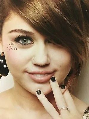 Miley Cyrus 2009 Fashion Photo & Q/A Article Set: Style Star • $9.95