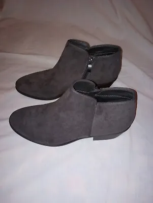 Xappeal Women’s Microfiber Suede Ankle Booties Size 9 Gray • $7.99
