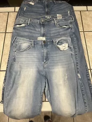 Lot Of 3 Womens Female Levi Strauss Signatures Mudd Jeans Size 17 Waste 33 Used • $14.99