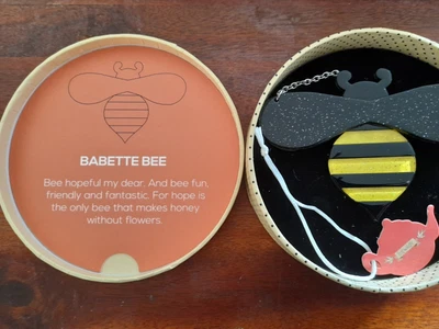 $15 • Buy ERSTWILDER NECKLACE BABETTE BEE Large