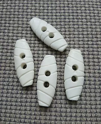 £2 • Buy 4 Vintage White Plastic Toggle Duffle Coat Cardigan Buttons Fasteners 39mm