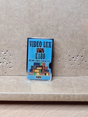 (T1) Pin's Cassette Video K7 VIDEO LUX E180 VHS  • £2.47