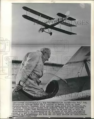 1968 Press Photo Hackbarth Climbs From Cockpit Of Biplane In South Plainfield • $19.99