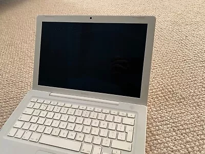 Apple MacBook A1181 13.3  Laptop - MB061B/B (November2007) • £3.99