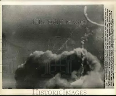 1960 Press Photo Smoke Cloud From Discoverer I As Safety Officer Explodes It • $19.99